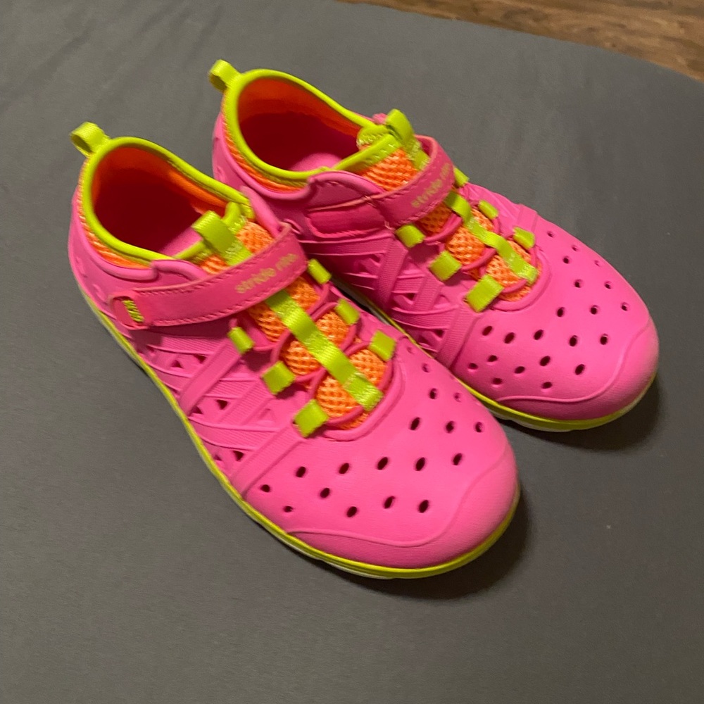 Stride Rite Made2play Phibian Shoes / Excellent. Condition